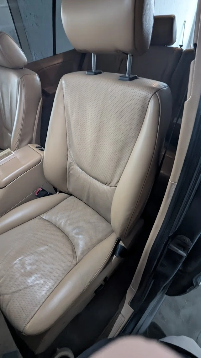 Mercedes Cuero Restaurado